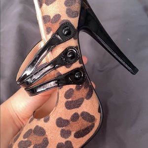 Andrea Cheetah heels